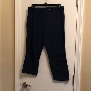 Women’s Nike Capri workout pants size Medium Navy